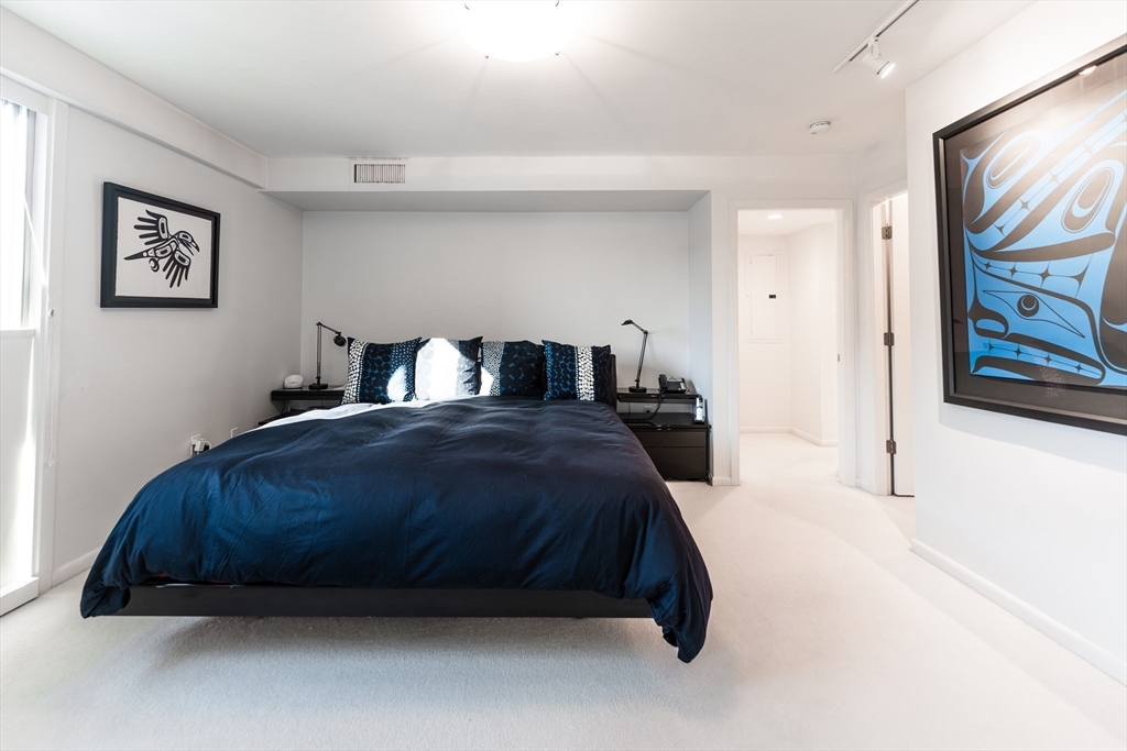 1010 Memorial Dr # 6G