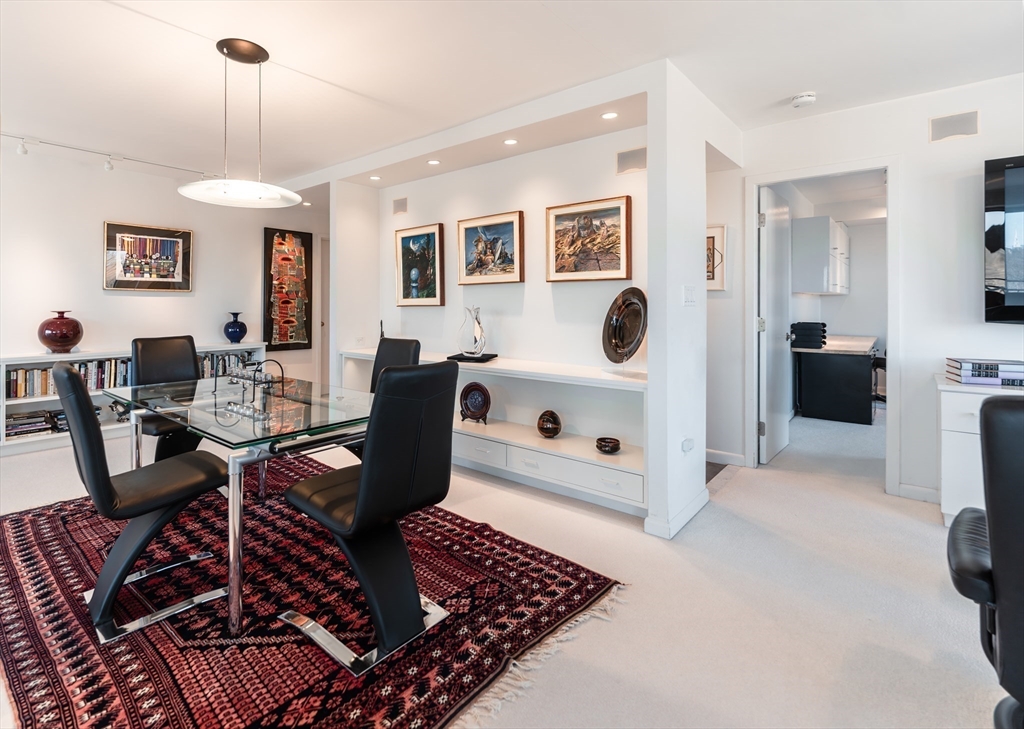 1010 Memorial Dr # 6G