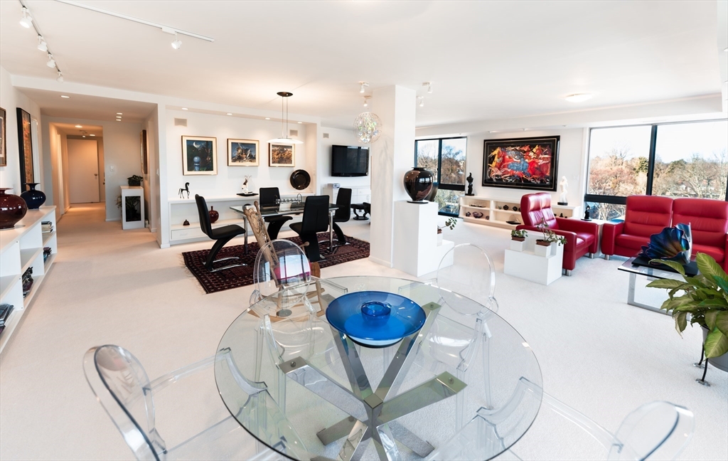 1010 Memorial Dr # 6G