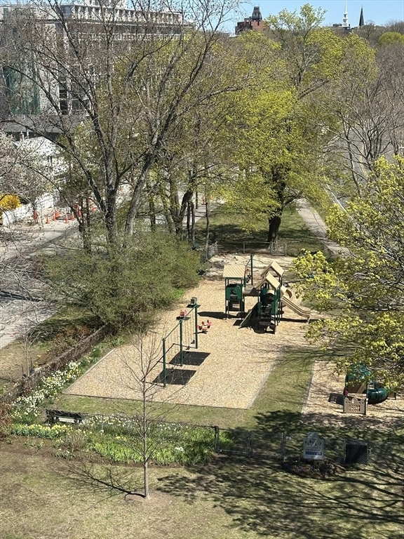 1010 Memorial Dr # 6G