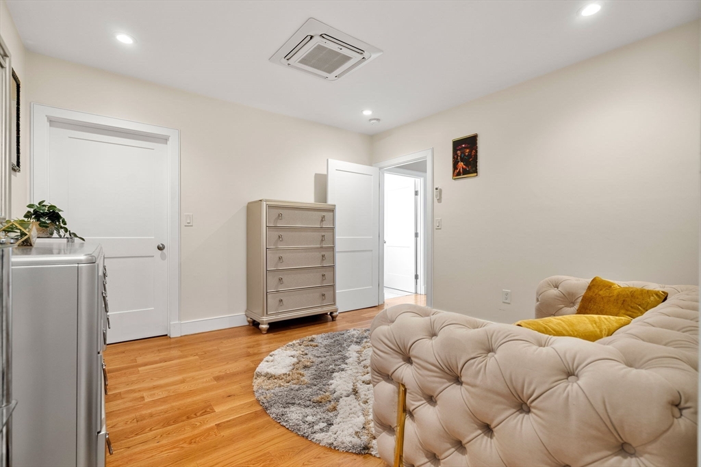 14 Farragut Ave. # 1