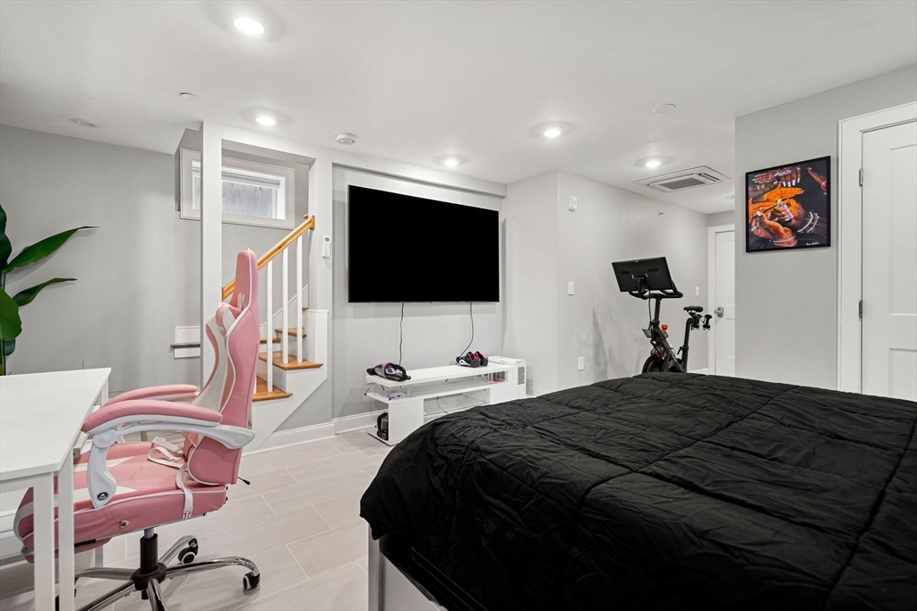 14 Farragut Ave. # 1