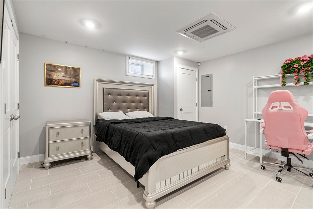 14 Farragut Ave. # 1