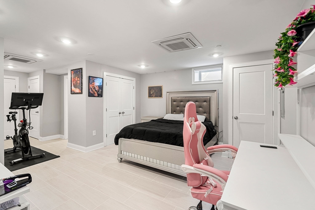 14 Farragut Ave. # 1