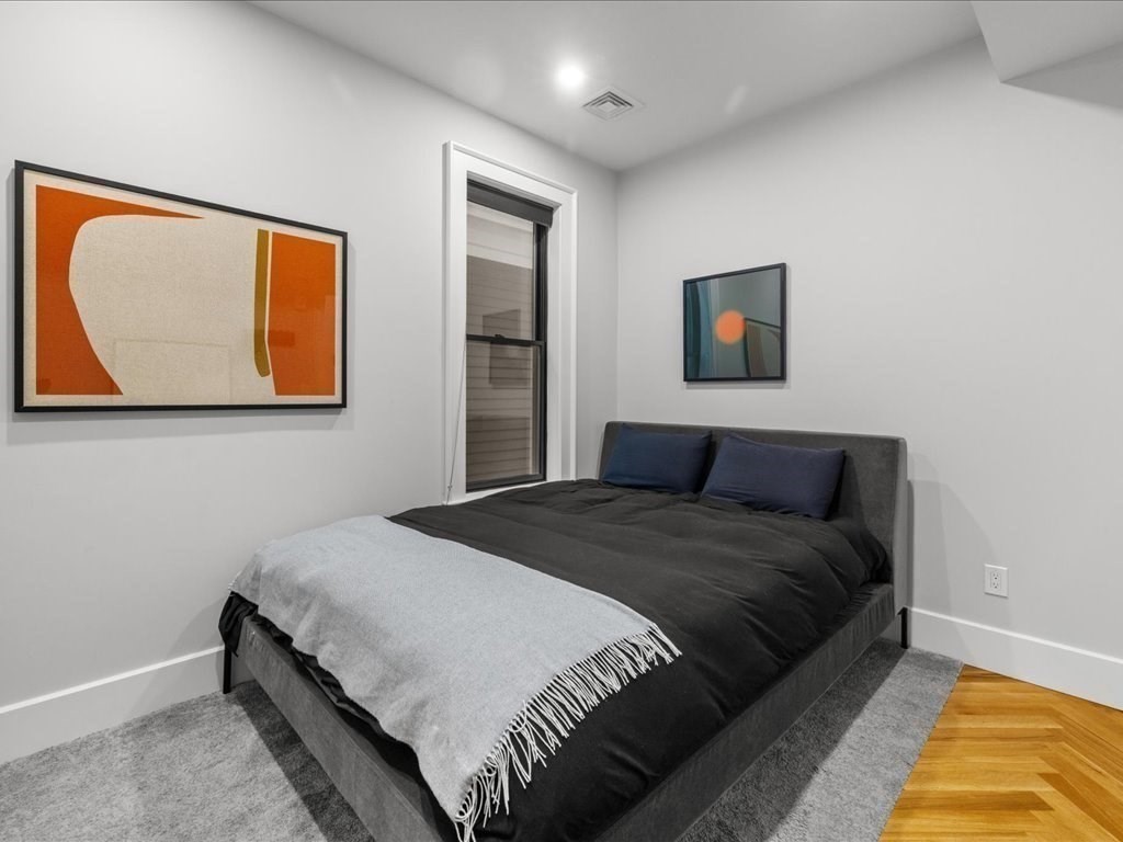 760 E Broadway Unit: U:2
