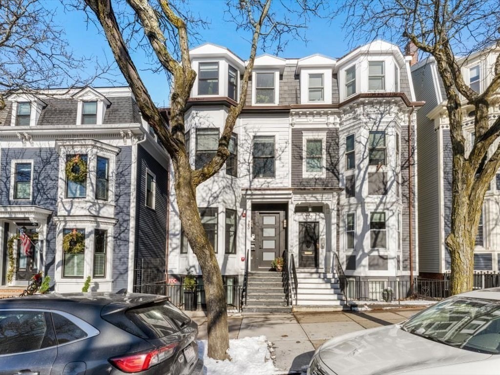 760 E Broadway Unit: U:2