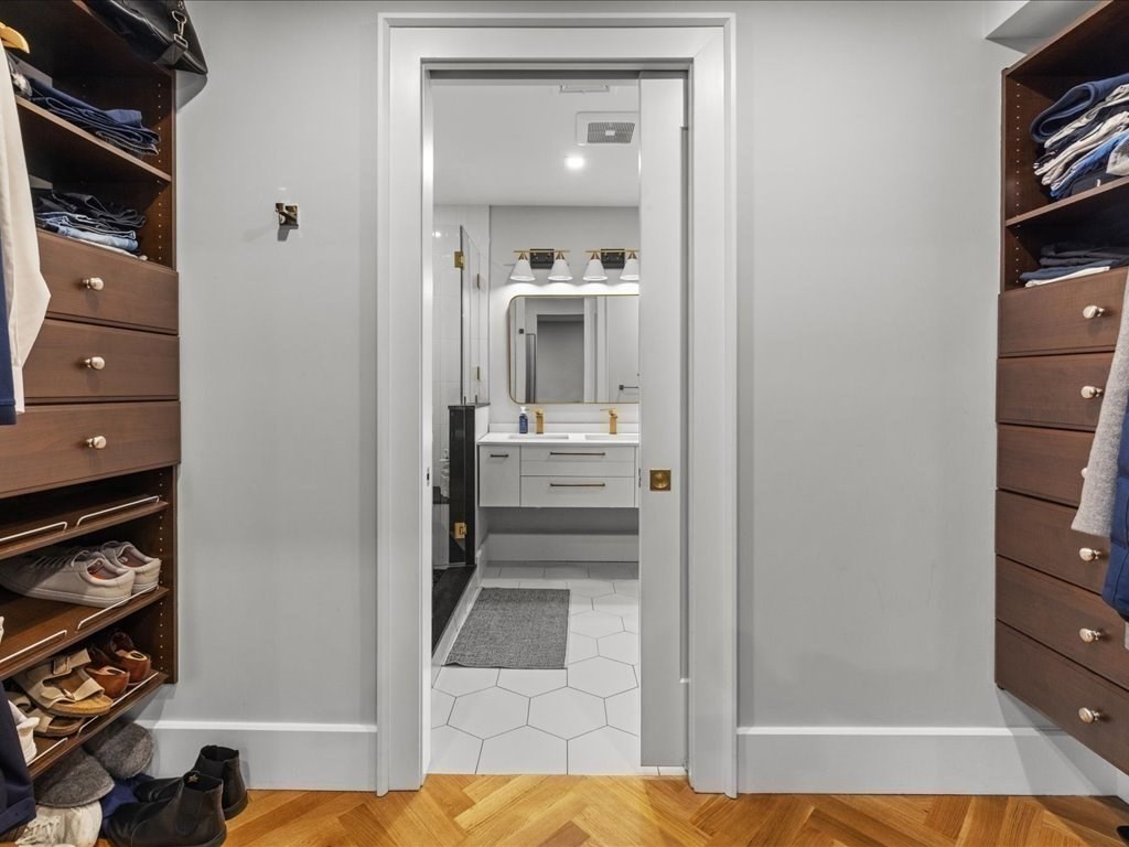 760 E Broadway Unit: U:2