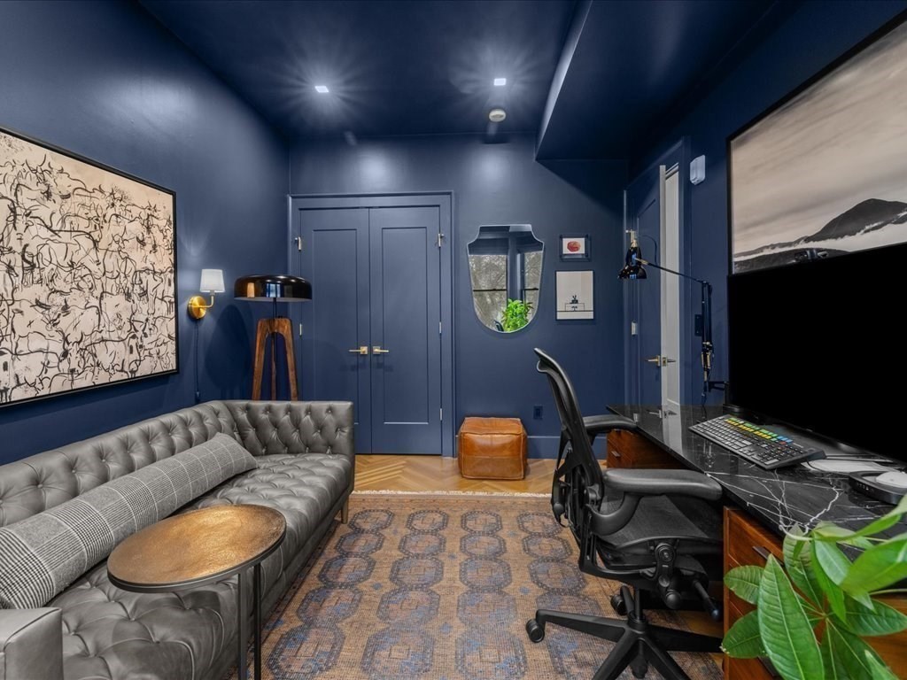 760 E Broadway Unit: U:2