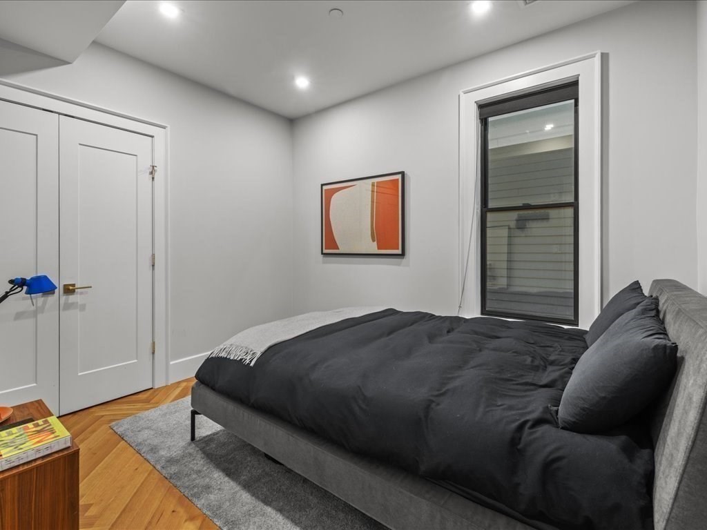 760 E Broadway Unit: U:2