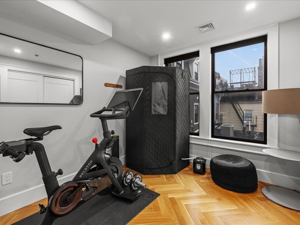 760 E Broadway Unit: U:2