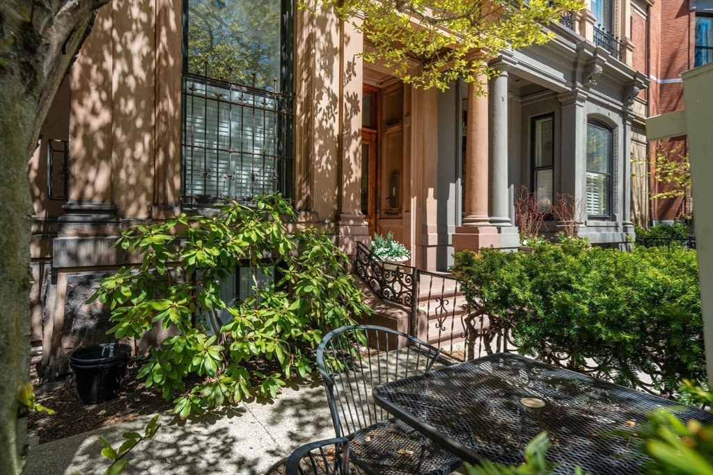 263 Commonwealth Ave # 8