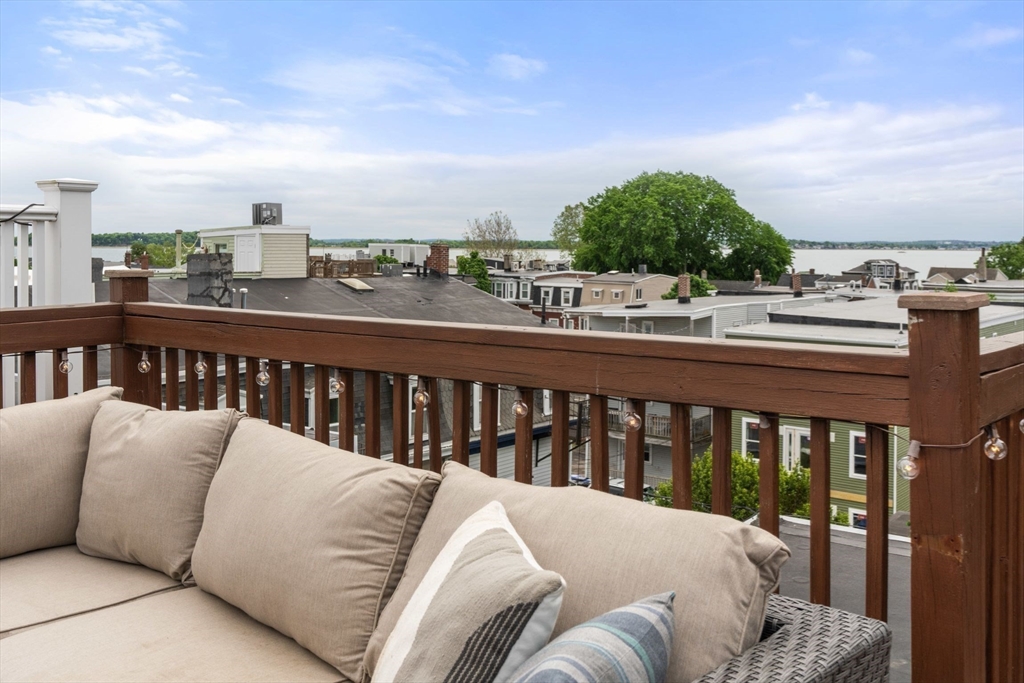639 E 7th St. # 3