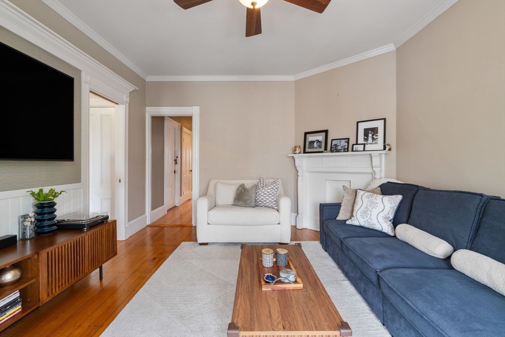 639 E 7th St. # 3