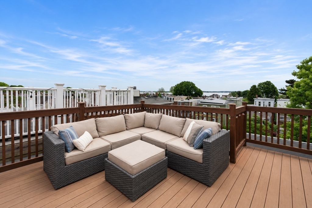 639 E 7th St. # 3