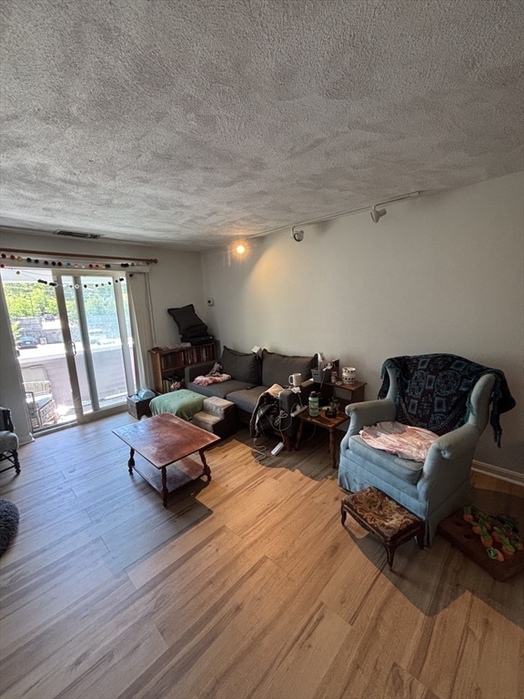 1216 Vfw Pkwy # 43