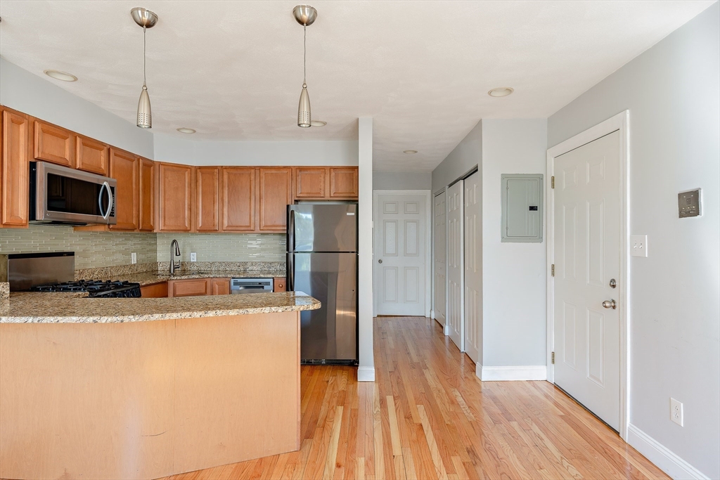 30 Haynes St # 1