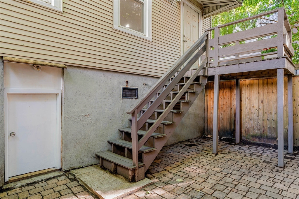 30 Haynes St # 1