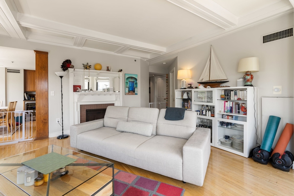 10 Charlesgate E # 501