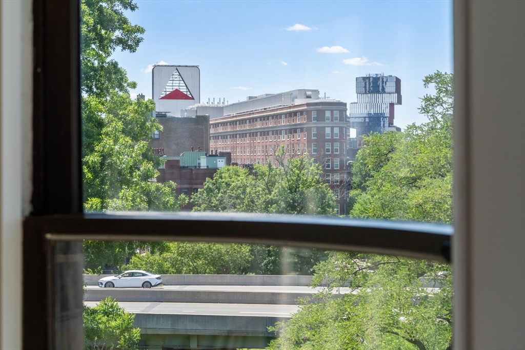 10 Charlesgate E # 501