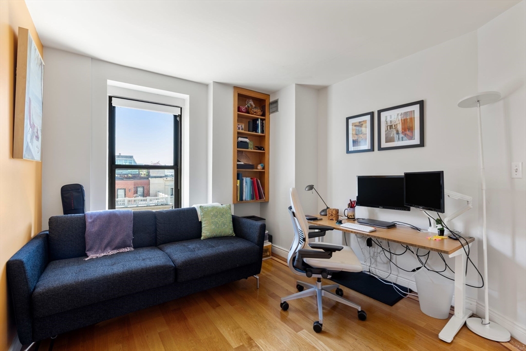 10 Charlesgate E # 501