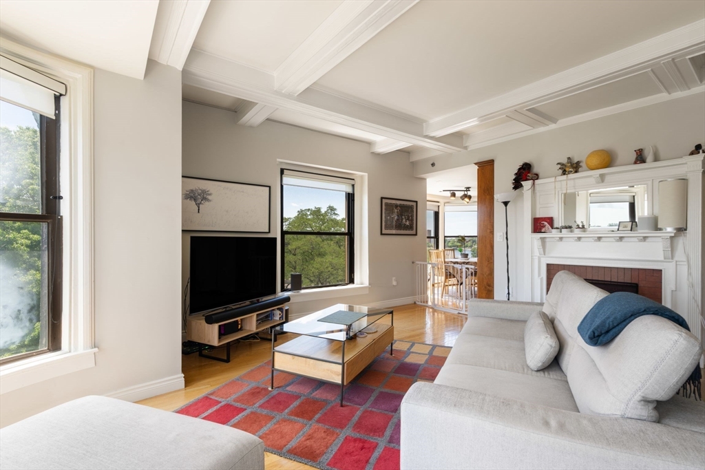 10 Charlesgate E # 501
