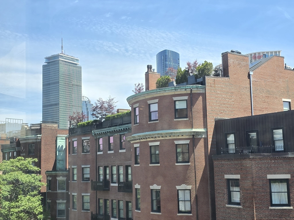10 Charlesgate E # 501