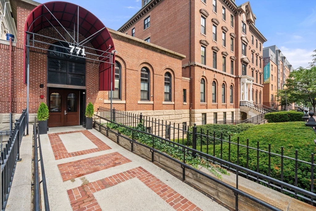 771 Harrison Ave # 201