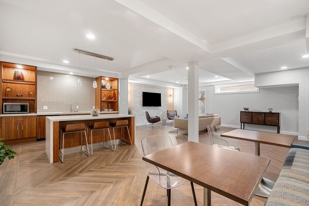 771 Harrison Ave # 201