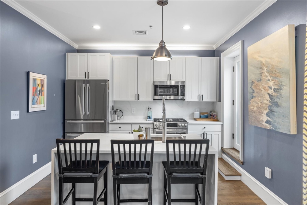 578 Massachusetts Ave # 3