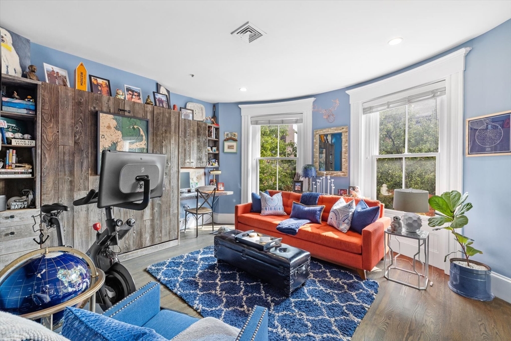 578 Massachusetts Ave # 3