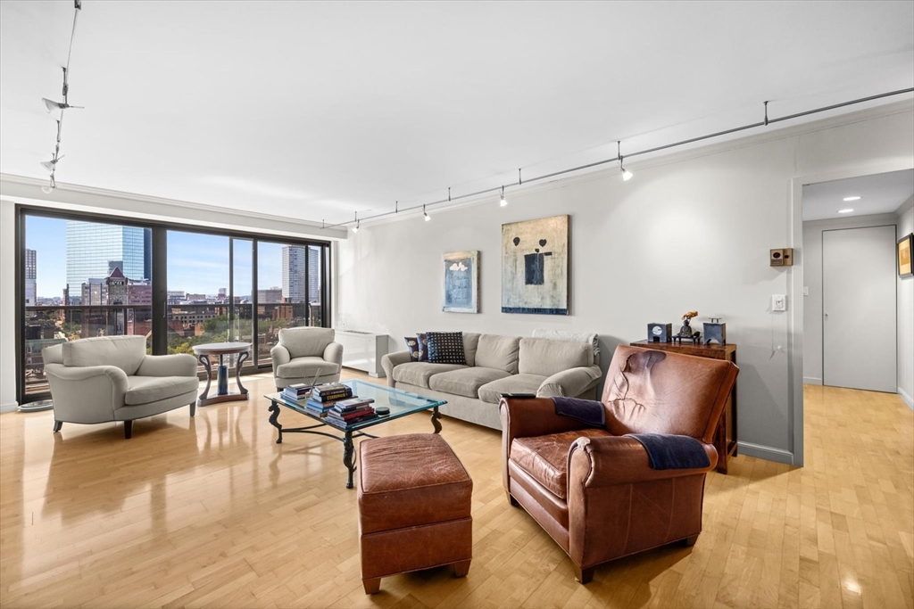 180 Beacon # 15B