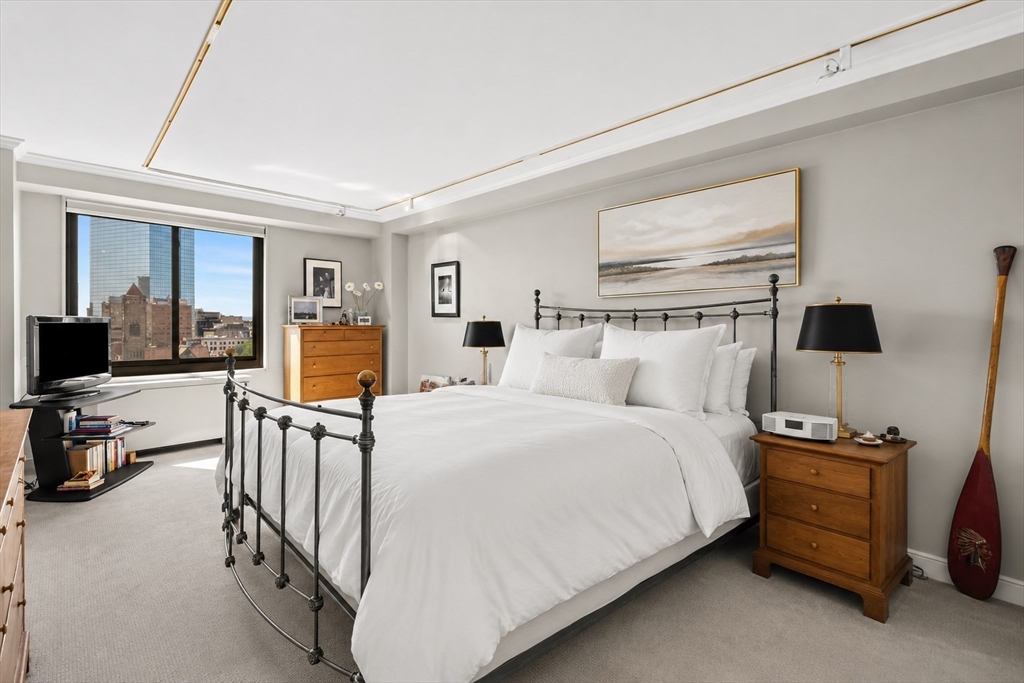 180 Beacon # 15B