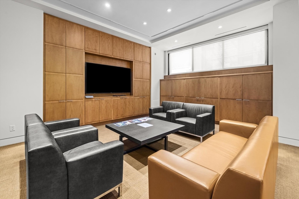180 Beacon # 15B