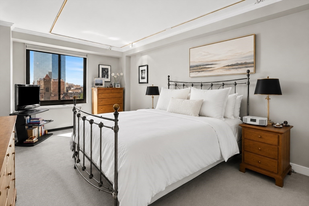 180 Beacon # 15B