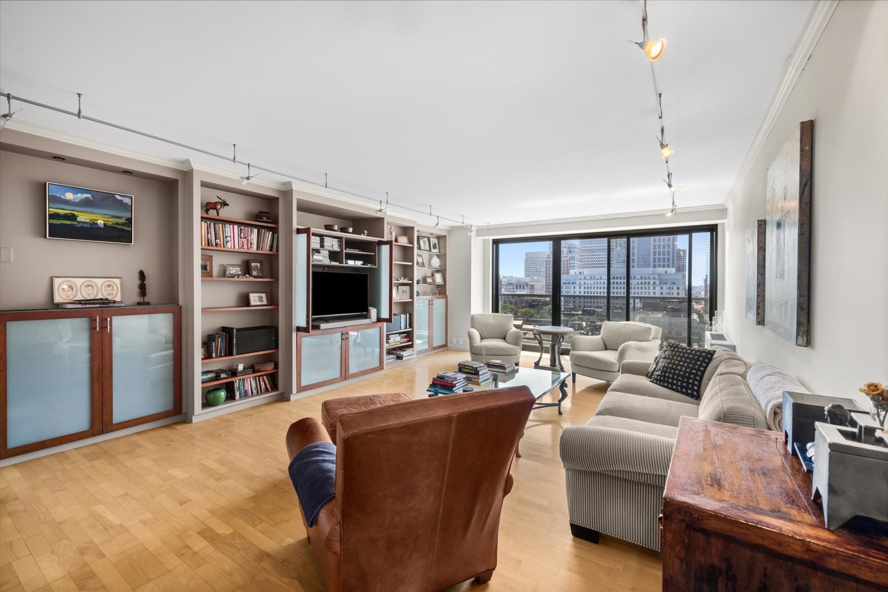 180 Beacon # 15B
