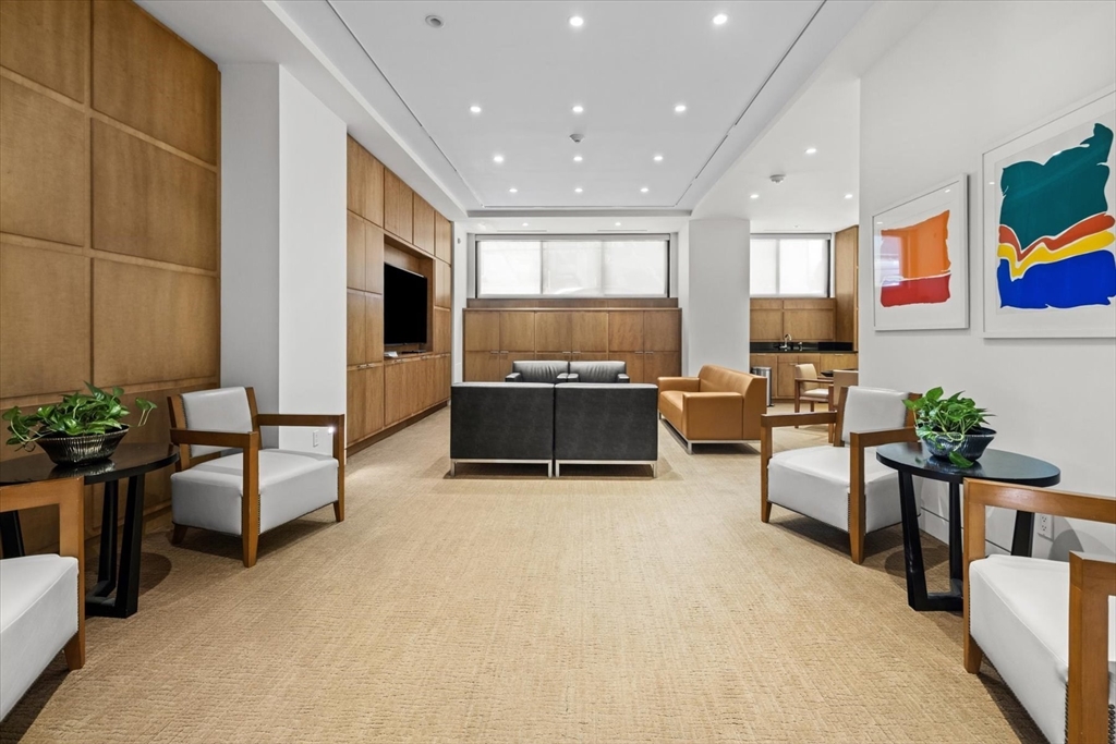 180 Beacon # 15B