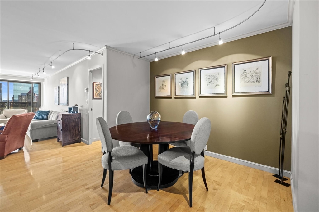 180 Beacon # 15B