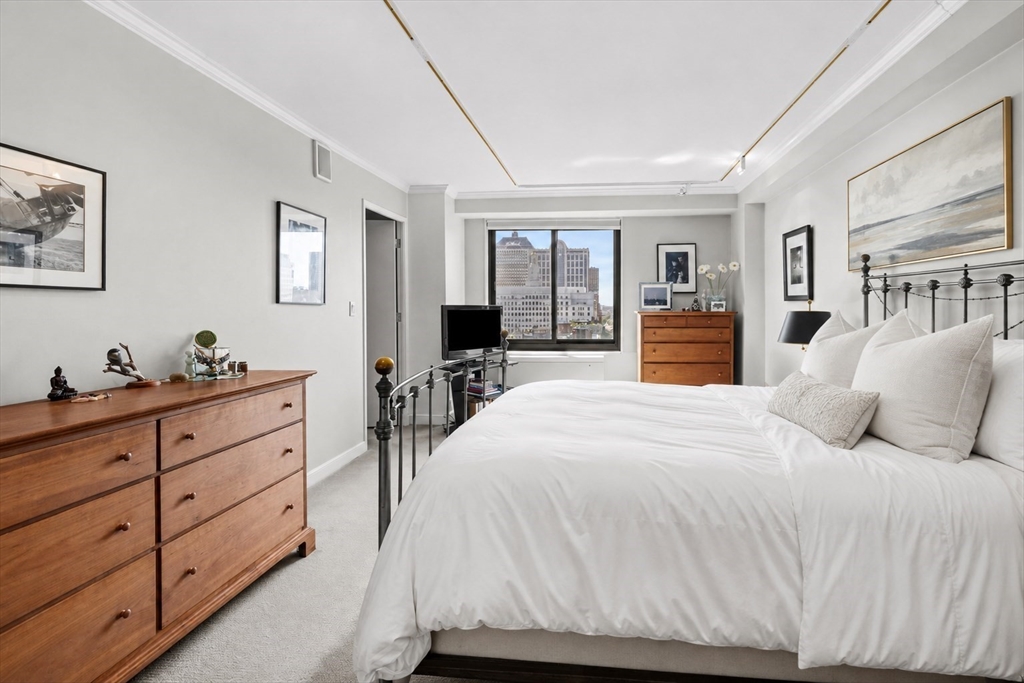 180 Beacon # 15B