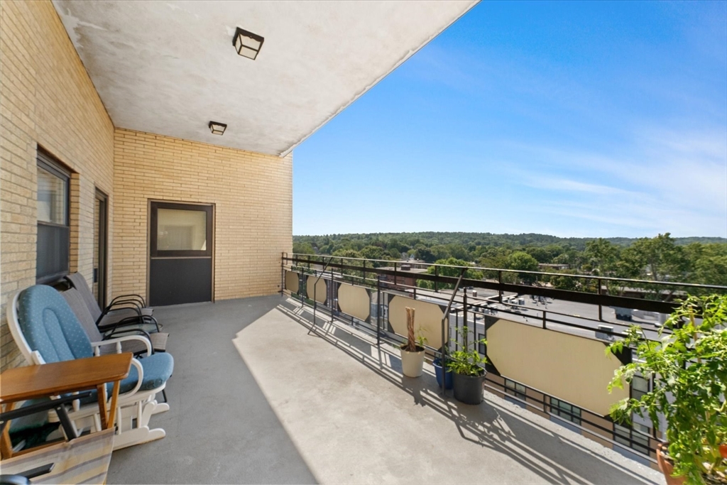 340 Main St # 709