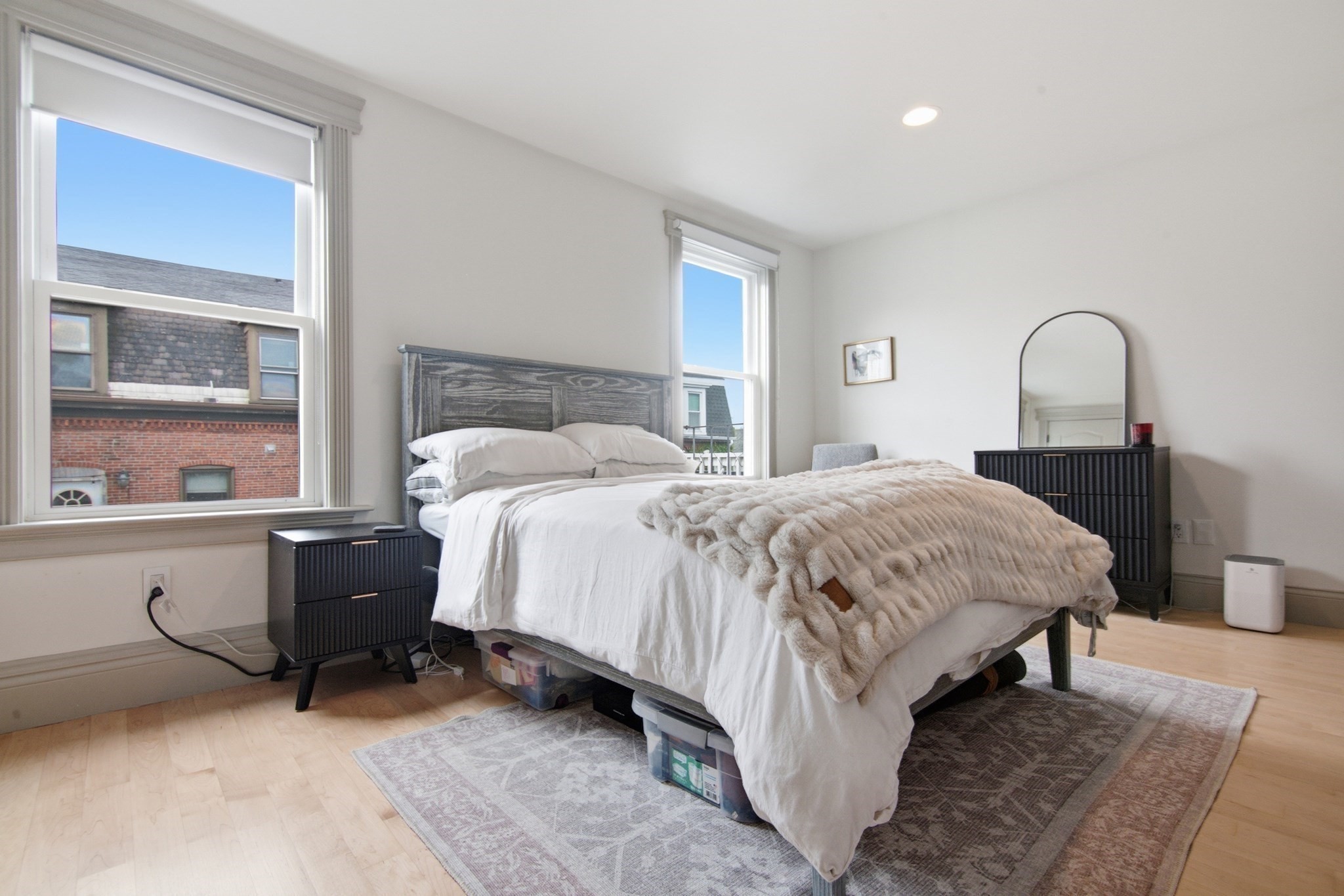 255 Gold St # 2