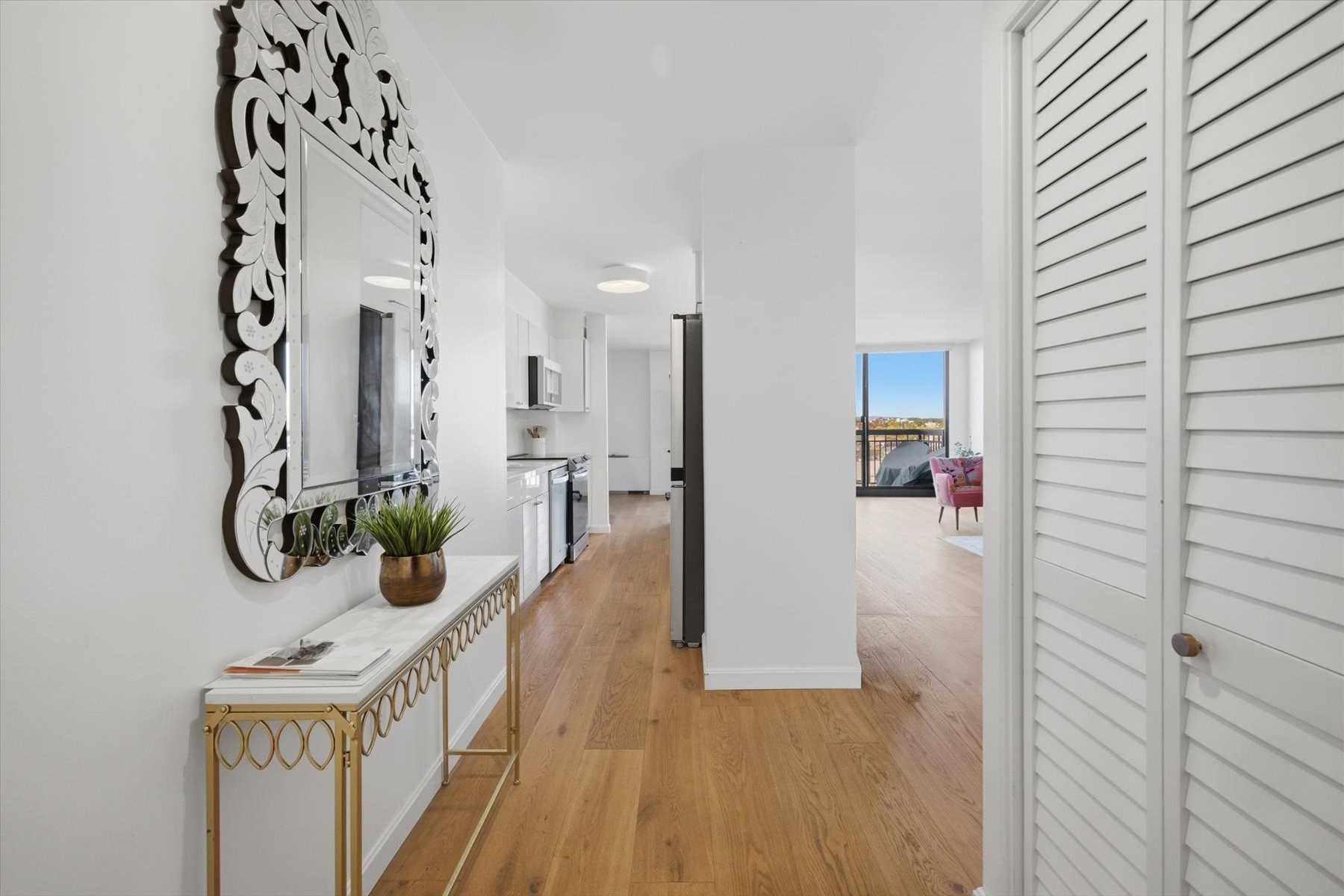 60 Longwood Ave # 1003