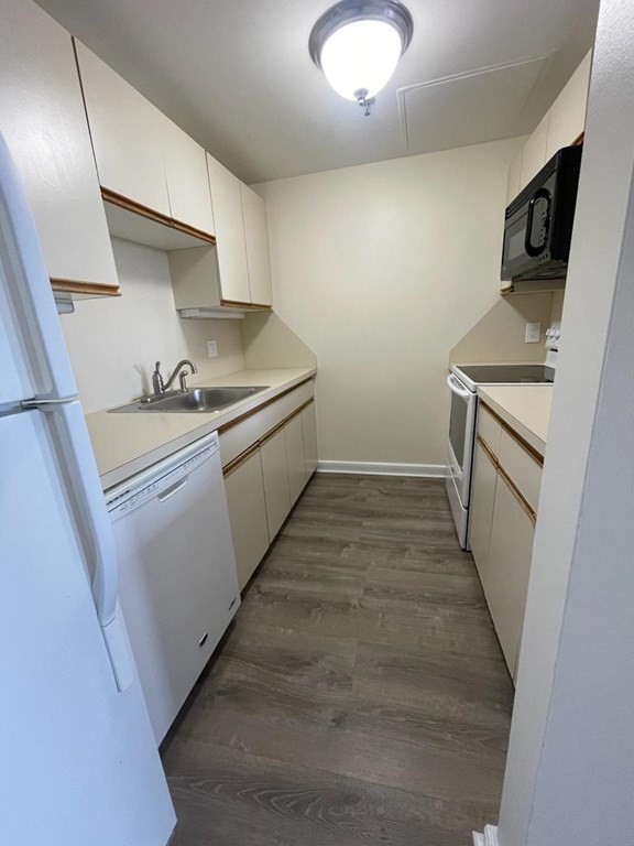 390 Commonwealth # 709