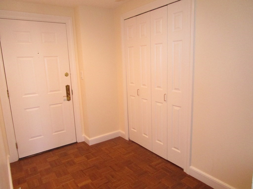 390 Commonwealth # 709