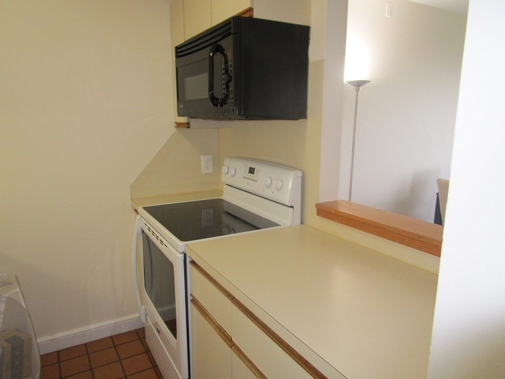 390 Commonwealth # 709