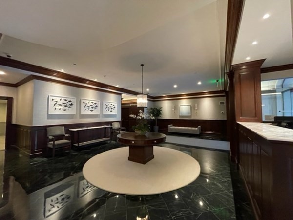 390 Commonwealth # 709