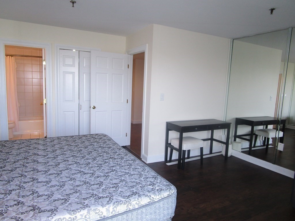 390 Commonwealth # 709