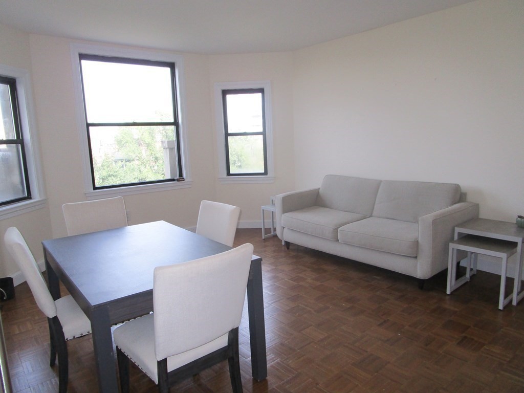 390 Commonwealth # 709