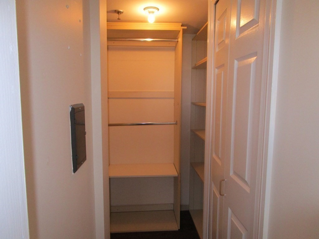 390 Commonwealth # 709