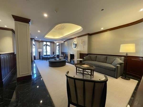 390 Commonwealth # 709