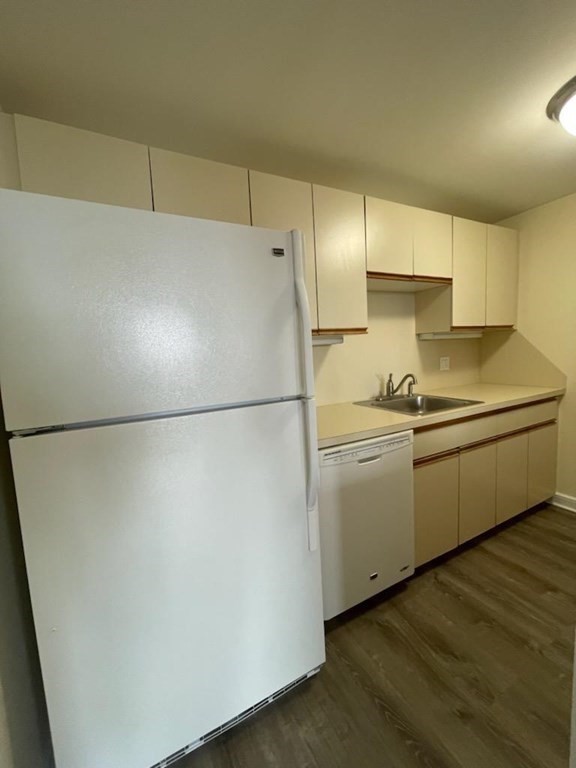 390 Commonwealth # 709